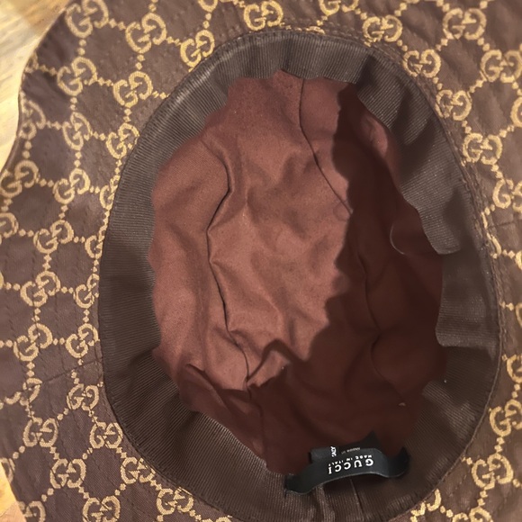 Vintage Gucci bucket hat. Not interested in lowering the price on this. - Picture 3 of 4